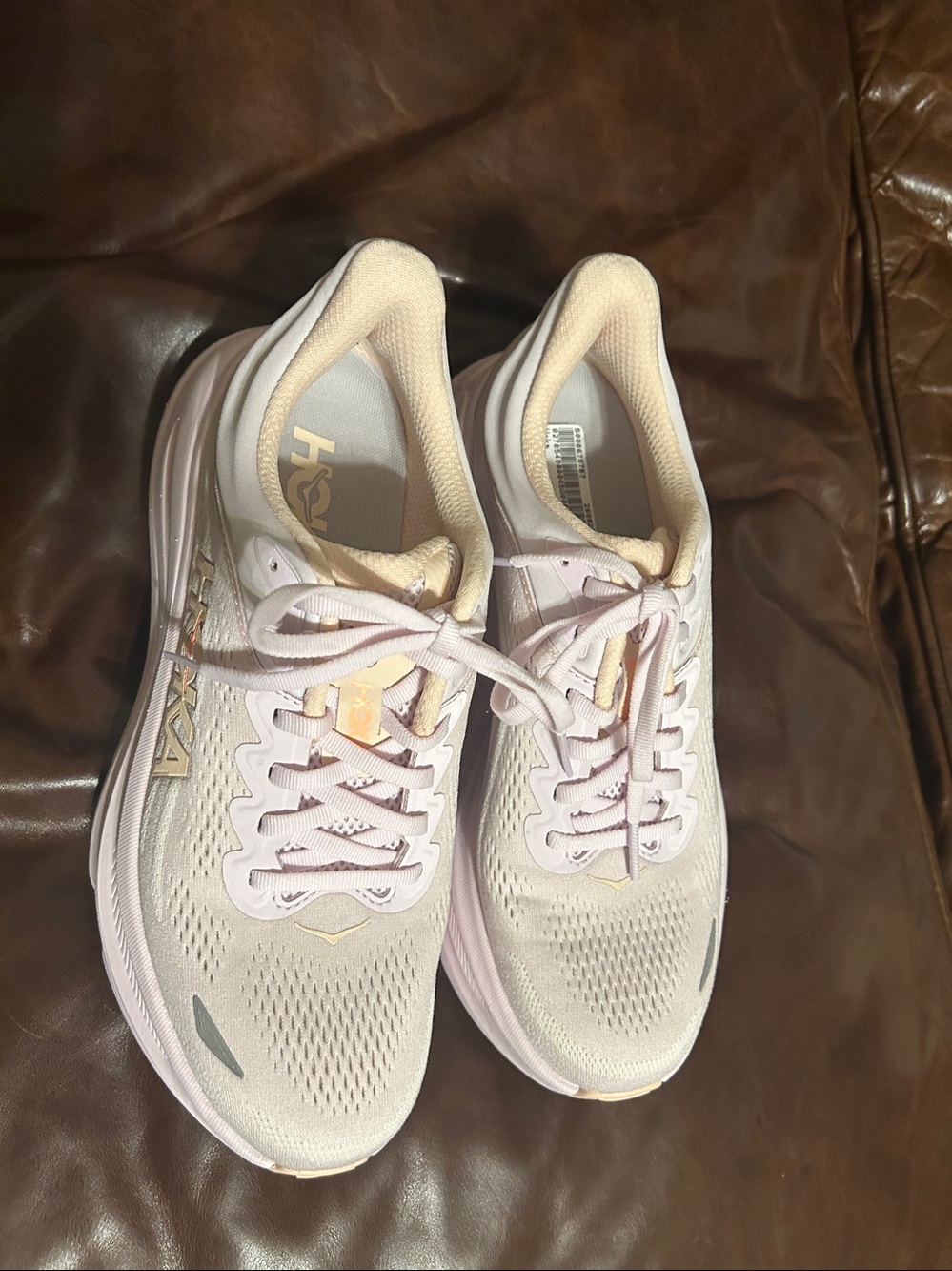 Hoka Bondi 9 Shoes size 8B - Picture 4 of 9